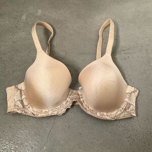 Wacoal Lost in Lace Contour Bra